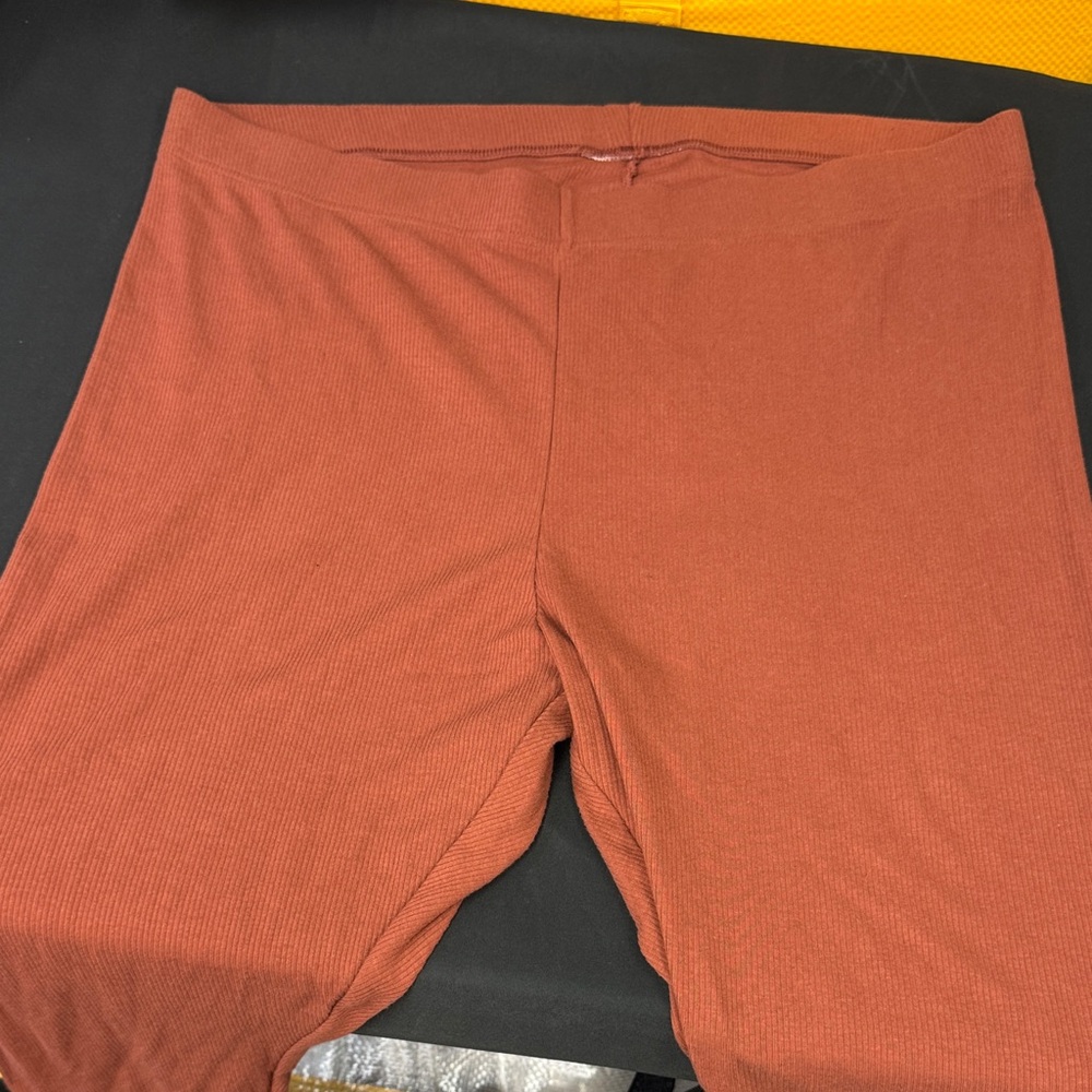 Old Navy leggings plus-size 3x Rust Ribbed Leggings new capri length size 3x new